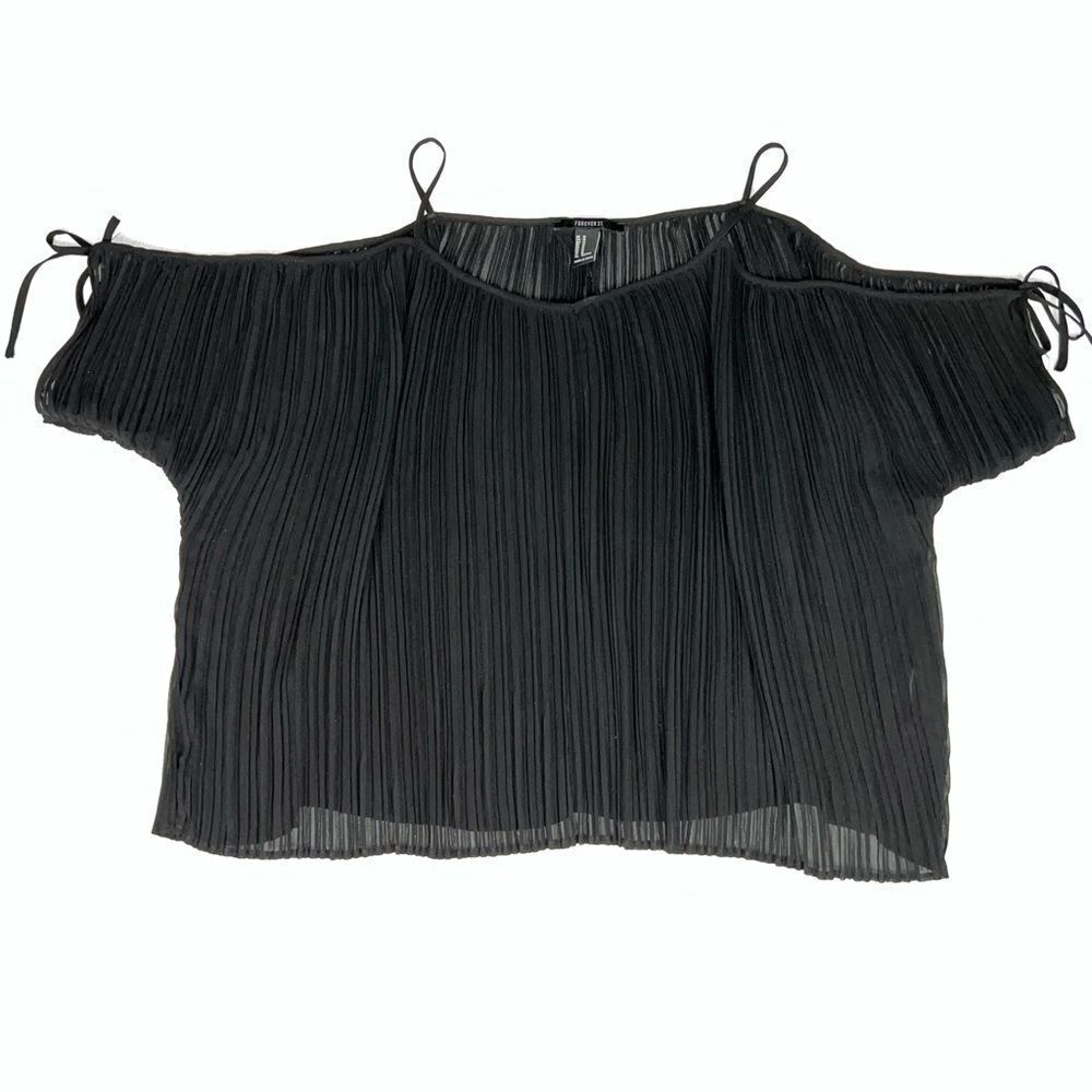 Forever 21 Women's Black Off the Shoulder Pleated Top Size M